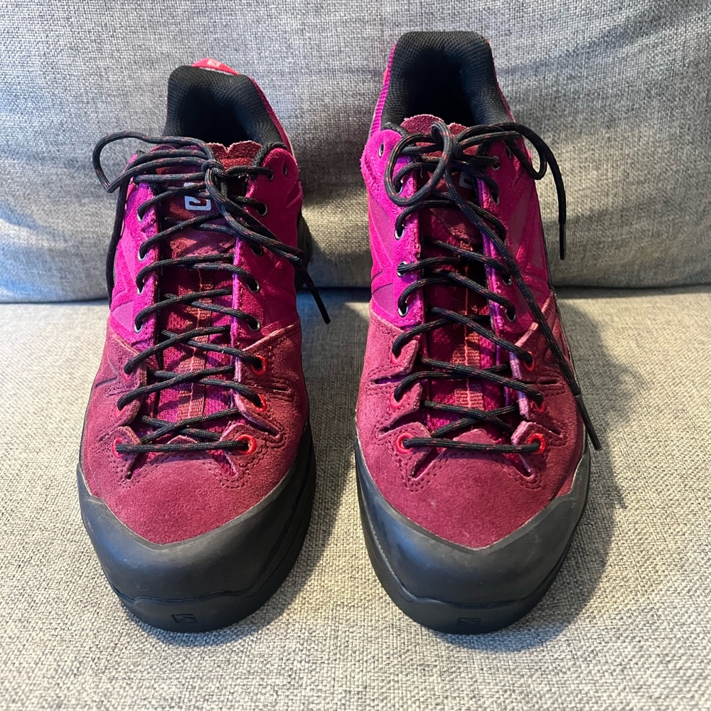 Like New Salomon X ALP LTR GTX Leather Hiking Shoes Women’s 8.5 Bordeaux